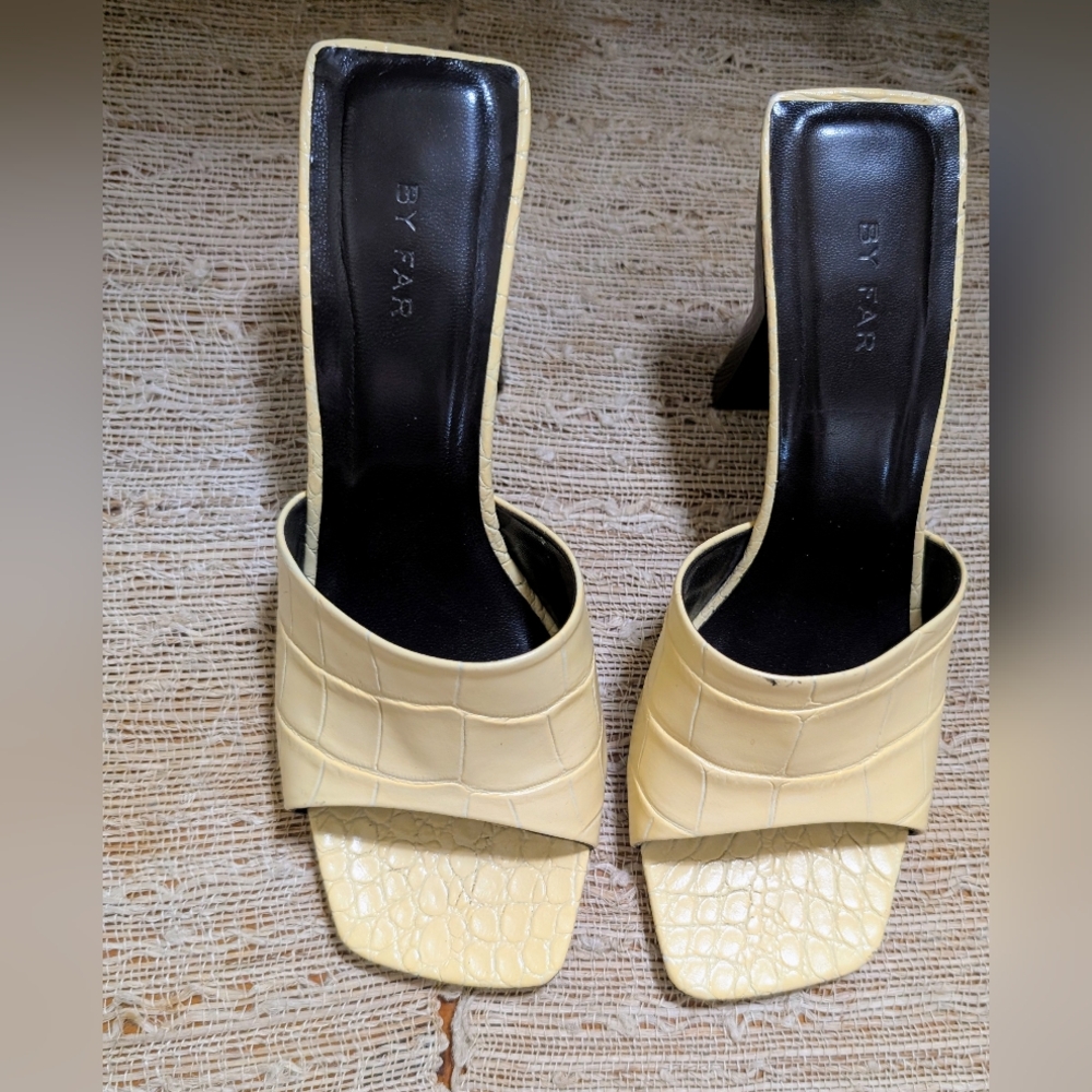 By FAR Lily Leather Sandal size 39